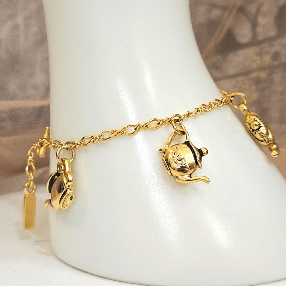 Vintage Hallmark Gold Tone Teapot Charm Bracelet 7"